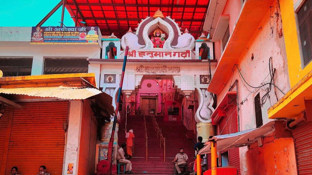 Best Visit Ram Janmabhoomi Ayodhya 2 hanuman garhi ayodhya uttar pradesh attr hero (1)
