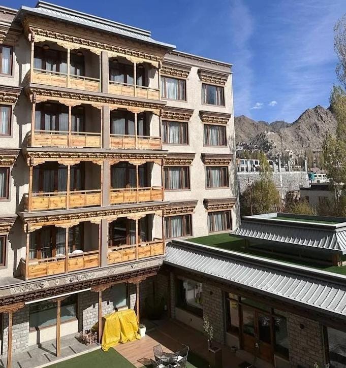 whatsapp image 2025 12 01 at 7.11.02 pm